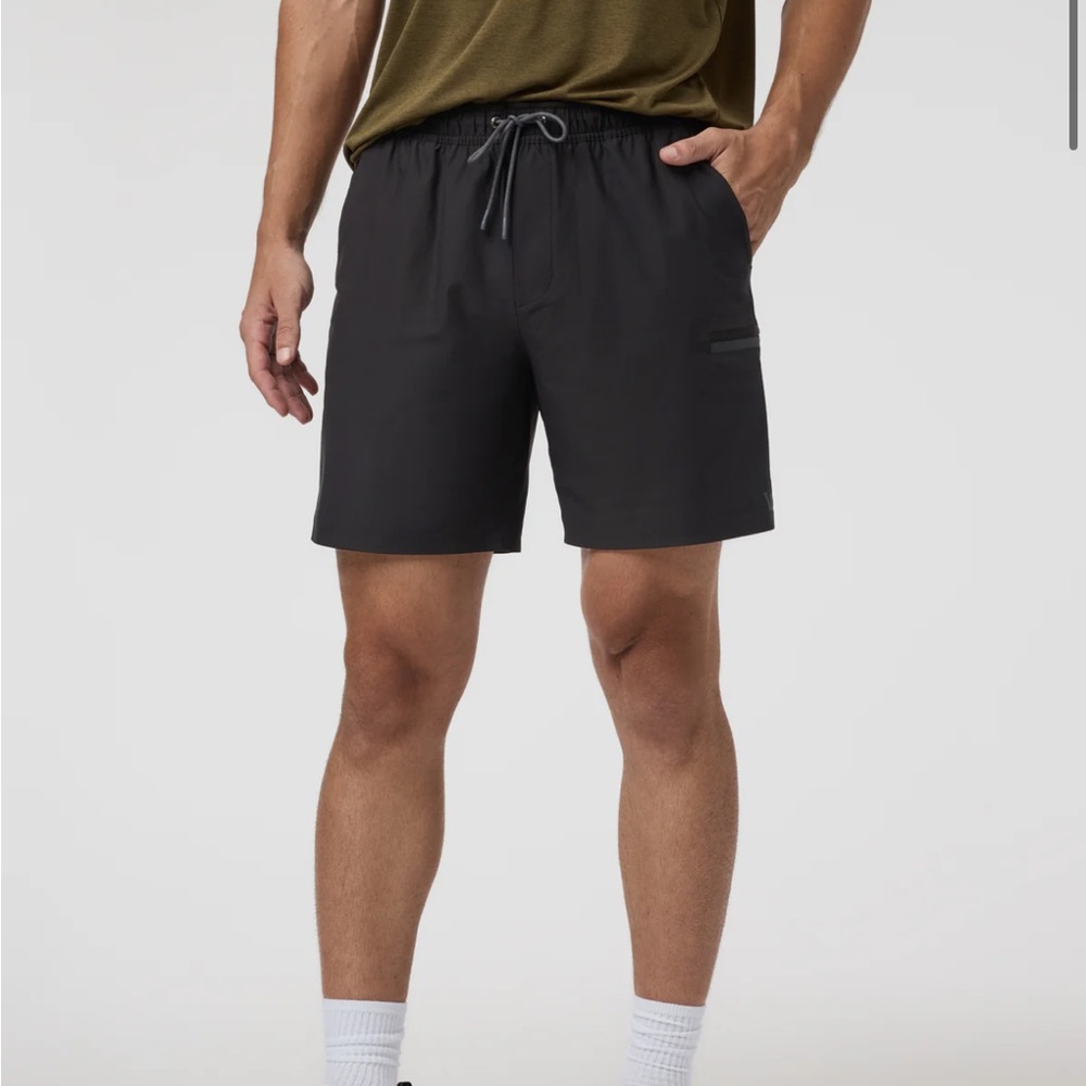 RESTOCK Vuori Men’s “Grafton” Short 7” Inseam w/ Liner (M) *NEW SEASON*